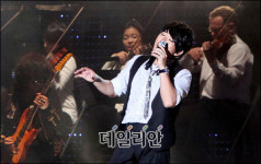 [포토]이승철 ‘25년 관록 묻어난 명품공연’