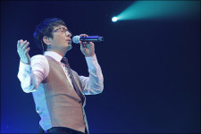 신승훈, 데뷔 20주년 기념 일본투어 ‘기립박수 세례’