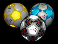 ‘빛나는 축구공’ 루나뜨레볼…어두워도 축구 가능