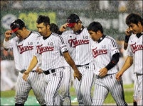 엘지트윈스 청문회 ‘선수 탓? vs 잘못된 팬 문화?’