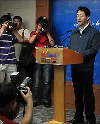 오세훈 ´대선 불출마´로 무상급식 투표 배수진