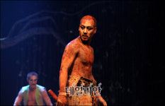 [됴화만발]고독과 순수함 지닌 무사 케이