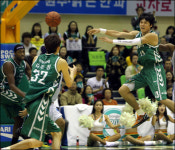 ‘막강 트리플 타워’ 동부 5연승…적수가 없다