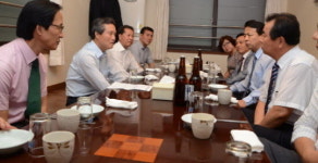 부동산 시장 동향 파악 나선 권도엽 장관