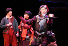 [맨오브라만차]‘돈키호테’ 황정민 “이건 바로 황금투구‘