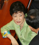 ‘안풍(安風)’에 맞서는 박근혜
