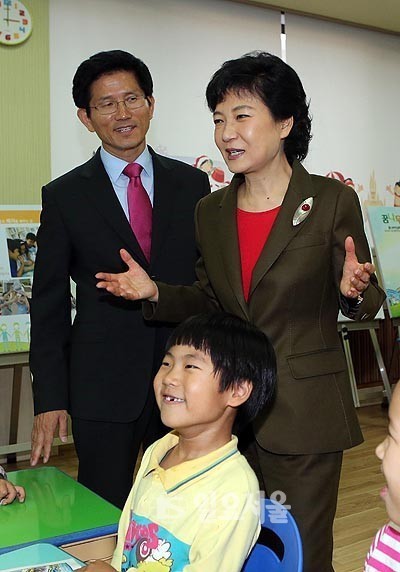 김문수 장관, 어린이집 방문으로 어린이 안전과 부모 편의 강조