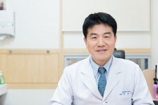 강남베드로병원 윤강준 원장, 대한신경외과학회서 미세혈관감압술 선봬