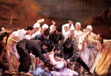 4명의 심청이 춤을 춘다