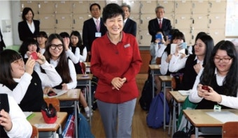 시류에 영합하고 만 ‘백년지계’
