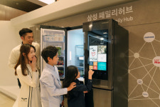 삼성전자, IoT 기능 적용한 패밀리 허브 냉장고 출시