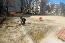 재건축단지, 어른들 위한 놀이터만 있었다