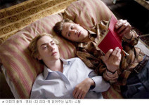 데이빗 크로스, 3년 기다려 케이트 윈슬렛과 정사신 찍었다