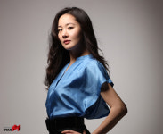 [뉴스] 영화배우 엄지원 <기쁜 우리 젊은 날>로 뮤지컬 데뷔