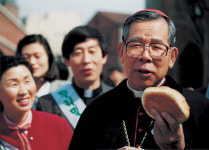 [뉴스] 故 김수환 추기경 다큐 <바보야>, CGV LA 동시 개봉