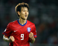 지동원 교체 출전, 완벽한 골 찬스 놓쳐 ‘아쉬워’