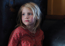 [뉴스] <더 트리> 몰가나 데이비스, 다코타를 뒤를 이을 천재아역배우