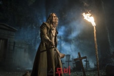 인터뷰 | <프랑켄슈타인: 불멸의 영웅> 배우 아론 에크하트 ”선과 악은 우리 인생 그 자체다”