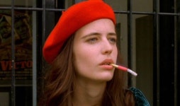 기획 | 10년 만에 재개봉한 <몽상가들> 속 찬란한 청춘의 장면 13