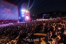17회 JeonjuIFF | 자유롭게, 분위기 있게, 재즈로 개막을 알리다