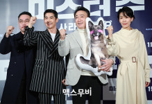 현장 | ‘미스터 주’ 이성민X김서형X배정남, 웃음 자아내는 역대급 팀플레이