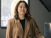 인터뷰 | ‘소리도 없이’ 홍의정 감독이 빚어낸 기묘한 아이러니의 세계
