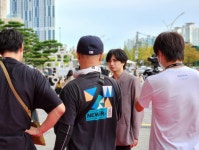 [BIFF] 부산에 뜬 日 아이돌 나카지마 켄토...초청작 없이 무슨 일?