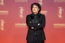 봉준호 감독 군대 조직해 AI 파괴 임무 맡기겠다..유머로 현실 꼬집다