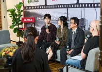 '실낙원' 토론토 홀린 김현주·배현성…연상호와 비하인드 컷