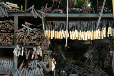 “요새 대장간도 충분히 밥벌이 됩니다”