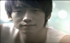 비, 봄의 생명력을 전하는 ‘대지의 神’으로 변신