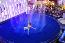 [포토] 롯데百 광복점 아쿠아몰, 환상의 아쿠아틱 아트서커스 공연