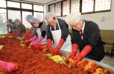 중앙대 안성캠퍼스 교직원, 소외계층에사랑의 김치, 연탄 배달 봉사
