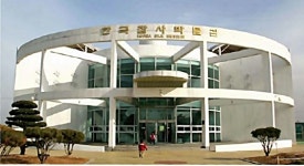 *진흙 속에서 피어난 연꽃으로 정을 빚어요