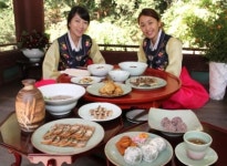 “전통향토음식으로 차린 임금님상 맛보세요”