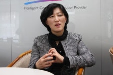 [비즈피플] 여성 리더십의 표본…세상과 소통한다