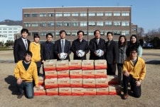 [캠퍼스]삼육대, 군대 간 학생들에게 축구공 기증