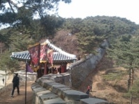 이천년 역사, 솔향과 벗하며 성벽따라 걷는 길