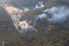 해운대구 반송 영산대 인근 야산 산불 ... 소나무 200그루 등 산림 1500㎡ 태워