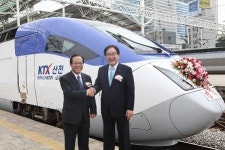 (주)산천에이엠비 | [포토] ‘새로운 KTX-산천 50량 첫 영업운행 기념식’ 열려
