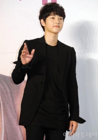 김수현VS 송중기, 최강 라이벌 시대 도래에 여심 불타올라