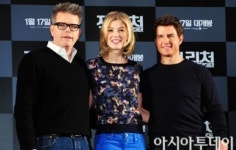 [포토]톰 크루즈-로자먼드 파이크-크리스토퍼 맥쿼리 