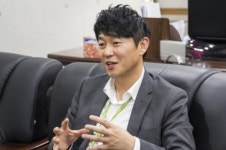 [화제의 인물] 윤영학 로가닉 회장 창업 5년만에 900억원대 규모 성장