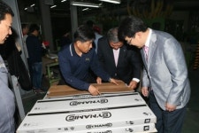 복기왕 아산시장, 바닥재 전문회사 (주)대진 방문·격려