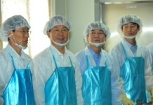 김상곤 교육감, 의왕 모락중에서 안철수 송호창 의원과 함께 배식봉사