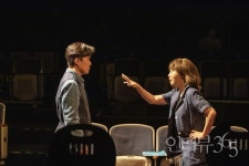 [주하영 365칼럼] 관계와 단절, 정체성을 향한 질문...연극 카사노바