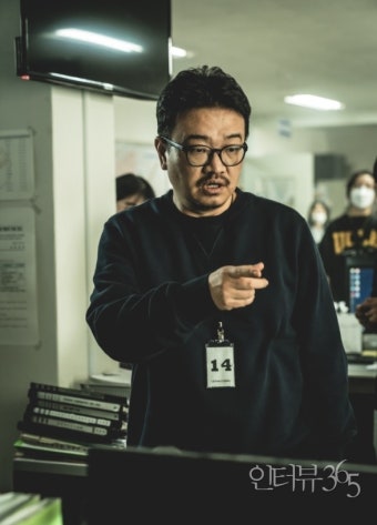 [Interview人 동정] 연상호 감독, 넷플릭스 시리즈 '선산' 기획...'연니버스' 잇는다