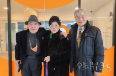 [한지일이 만난 사람] 찬란했던 은막의 영광 지나 수행과 예술의 길로…배우 김희라·김수연 부부