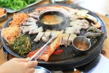 [맛있는여행] 특유의 맛을 살리는 대형솥뚜껑 돼지 제주도중문맛집