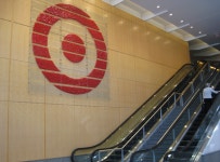 타겟, “트랜스젠더 고객 성정체성 따라 화장실 사용해야”